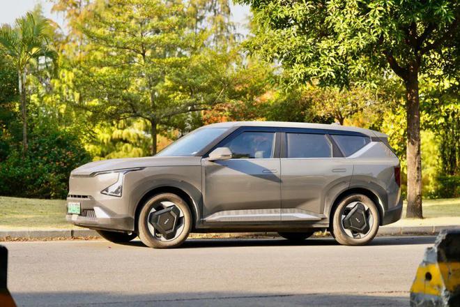 必一运动EV5晴雨挡：AUTOCLOVER奥克福六片装钢琴黑铂金款(图2)