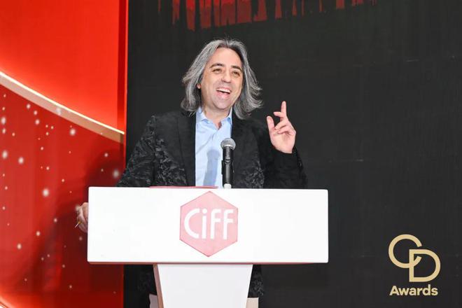 必一运动官网CIFF广州 2025「华钻之星」颁奖仪式（民用家具展专场）浩大举行(图3)